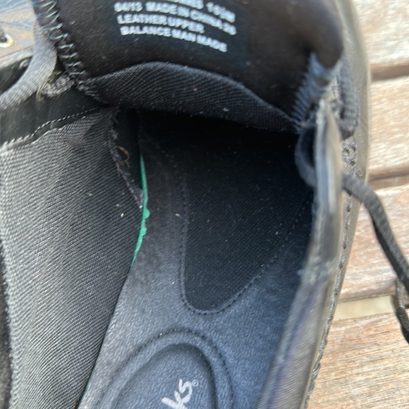 Clark’s Men’s dress shoes- black 10.5 M.  Leather upper only worn a few times. - Picture 7 of 8